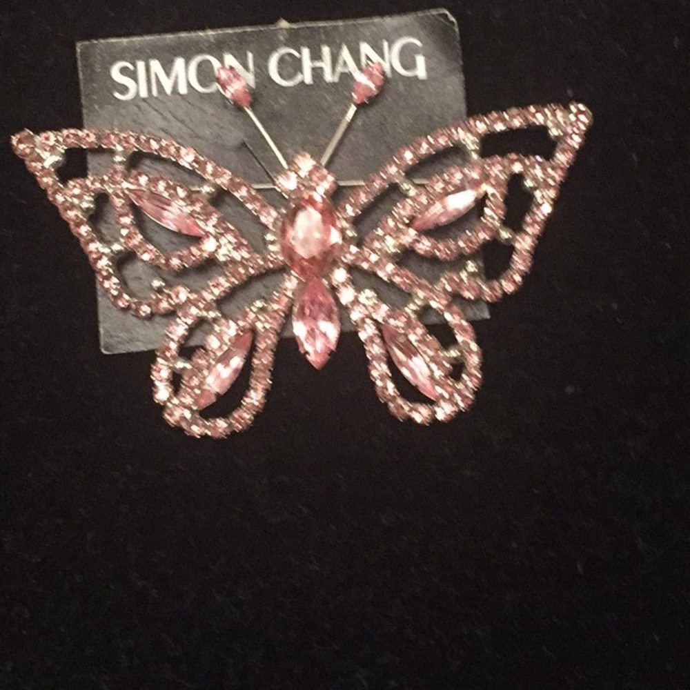 ⬇️Price Drop⬇️Simon Chang butterfly crystal brooch comes with gift box